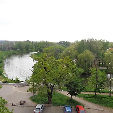 Староярмаркова С Видом На Парк И Реку Kryvyi Rih Exterior photo