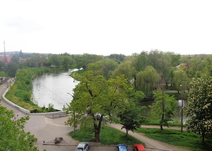 Староярмаркова С Видом На Парк И Реку